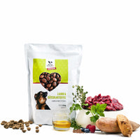 Natürliche Zutaten im Hundefutter Lamm - Kartoffel, Öl, Kräuter und Beeren für gesunde Ernährung Hundefutter für sensible Hunde